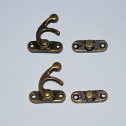 Antique Brass Hook Locks (2 Stk.)